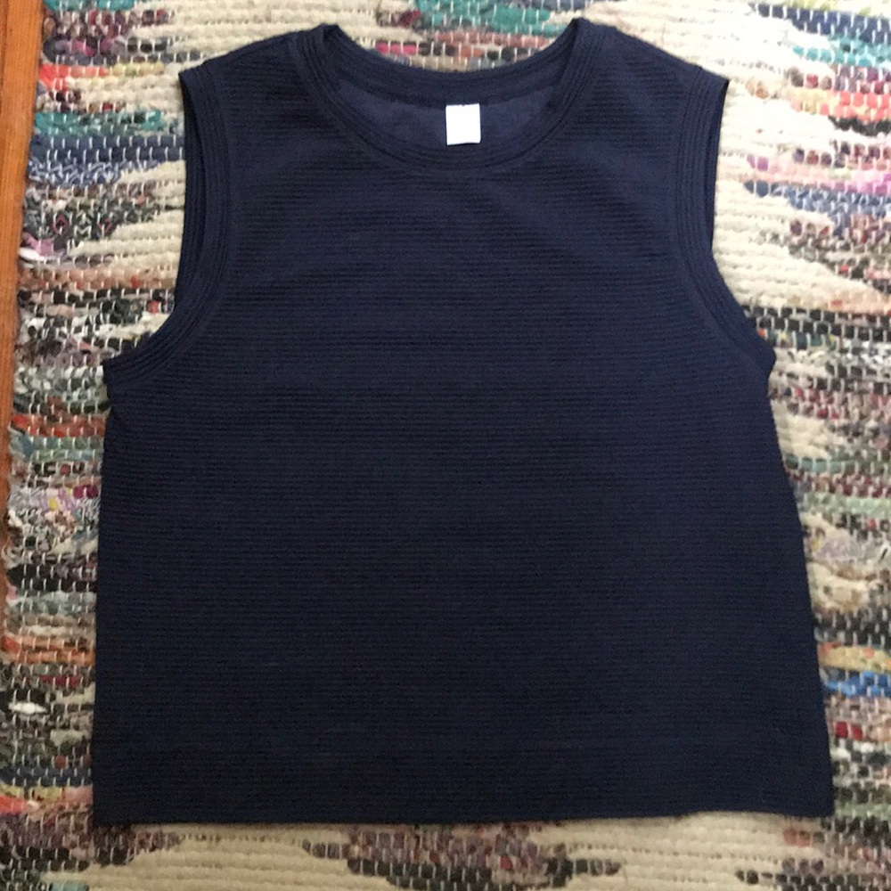 GAP Fit crop top, Navy, Size S. Like new.